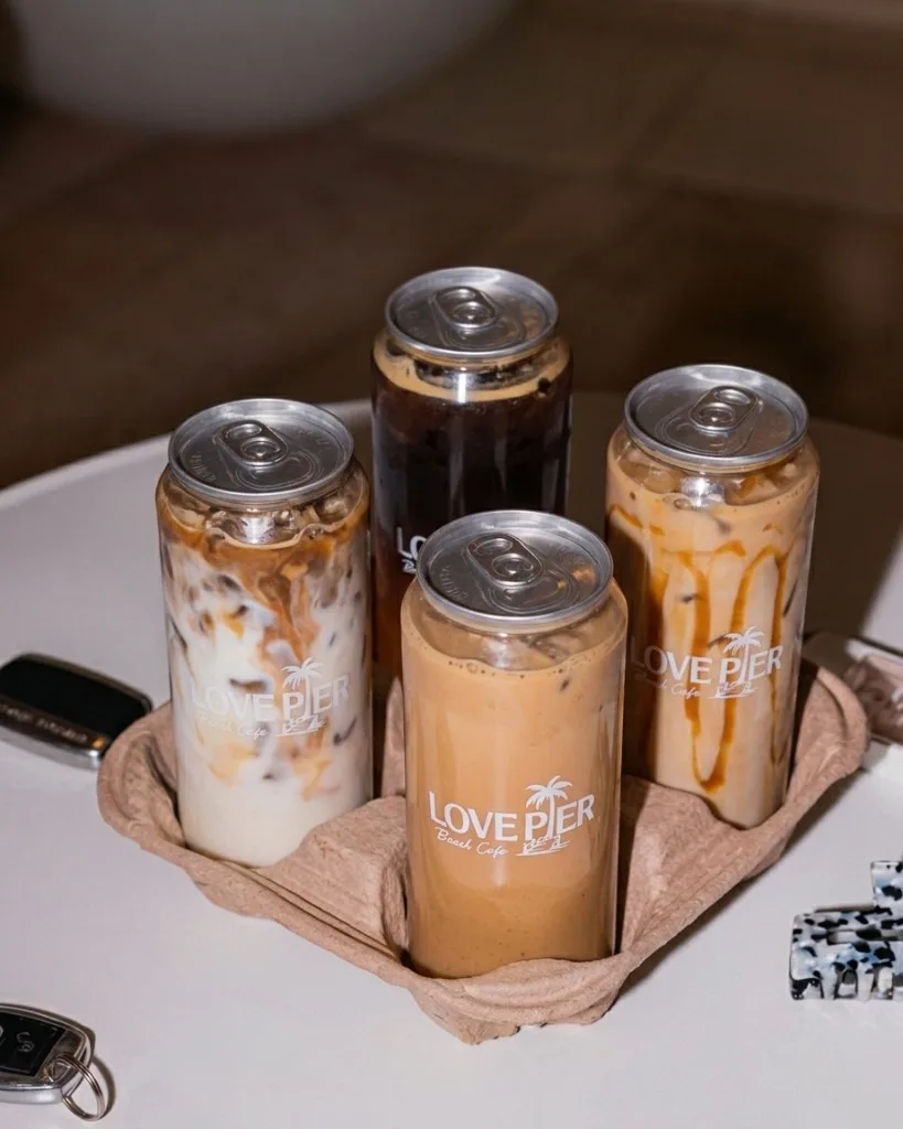 Signature tray + 2 Thai teas